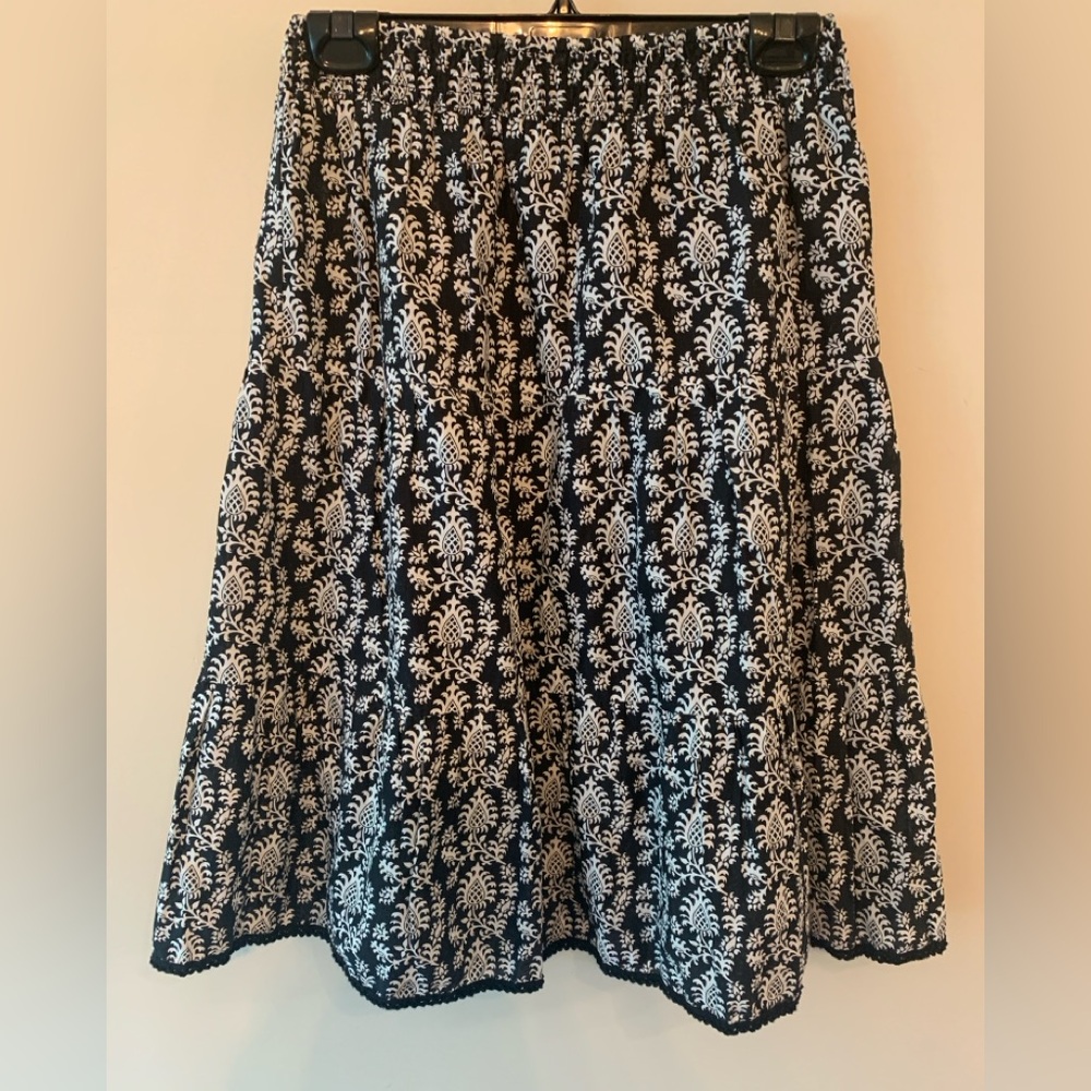 DELLA SPIGA Italy Elegant Black and White Floral Skirt
